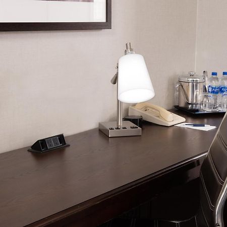 Sheraton Suites Philadelphia Airport Extérieur photo