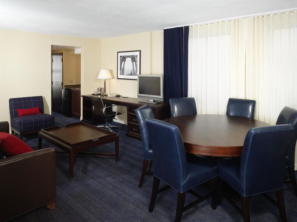 Sheraton Suites Philadelphia Airport Extérieur photo
